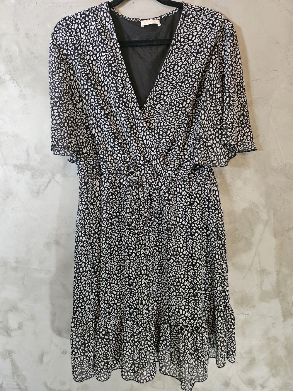 Kirundo Black White Animal Print V-Neck Ruffle Chiffon Fit & Flare Dress size L